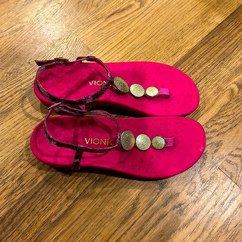 Vionic Sandals, Women's 8. Worn once. Straps are magenta with snakeskin pattern